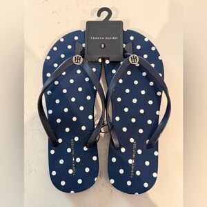 NWT women’s Tommy Hilfiger Blue and White Polka Dot Flip Flops, size 9